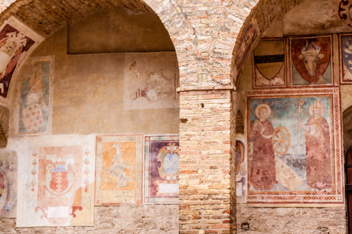 San Gimignano, Palazzo Comunale, affreschi - Simone Antonazzo / ENIT SpA