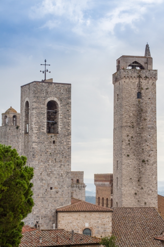 San Gimignano, the bell tower of the Cathedral and the Torre Grossa - Simone Antonazzo / ENIT SpA