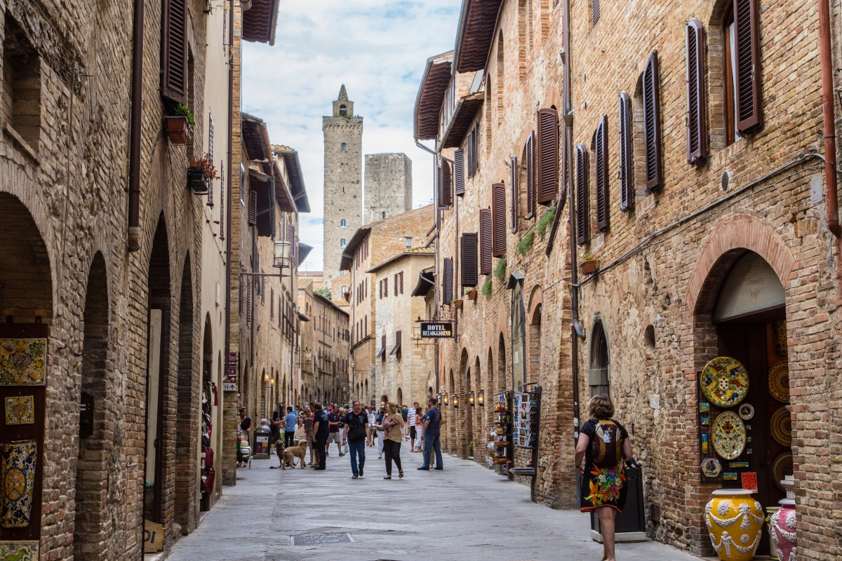 San Gimignano, via San Giovanni - Simone Antonazzo / ENIT SpA