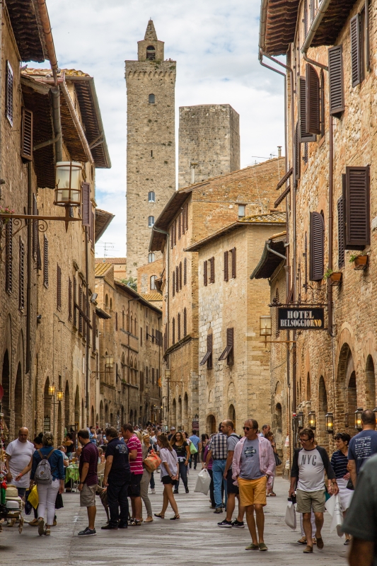 San Gimignano, via San Giovanni - Simone Antonazzo / ENIT SpA