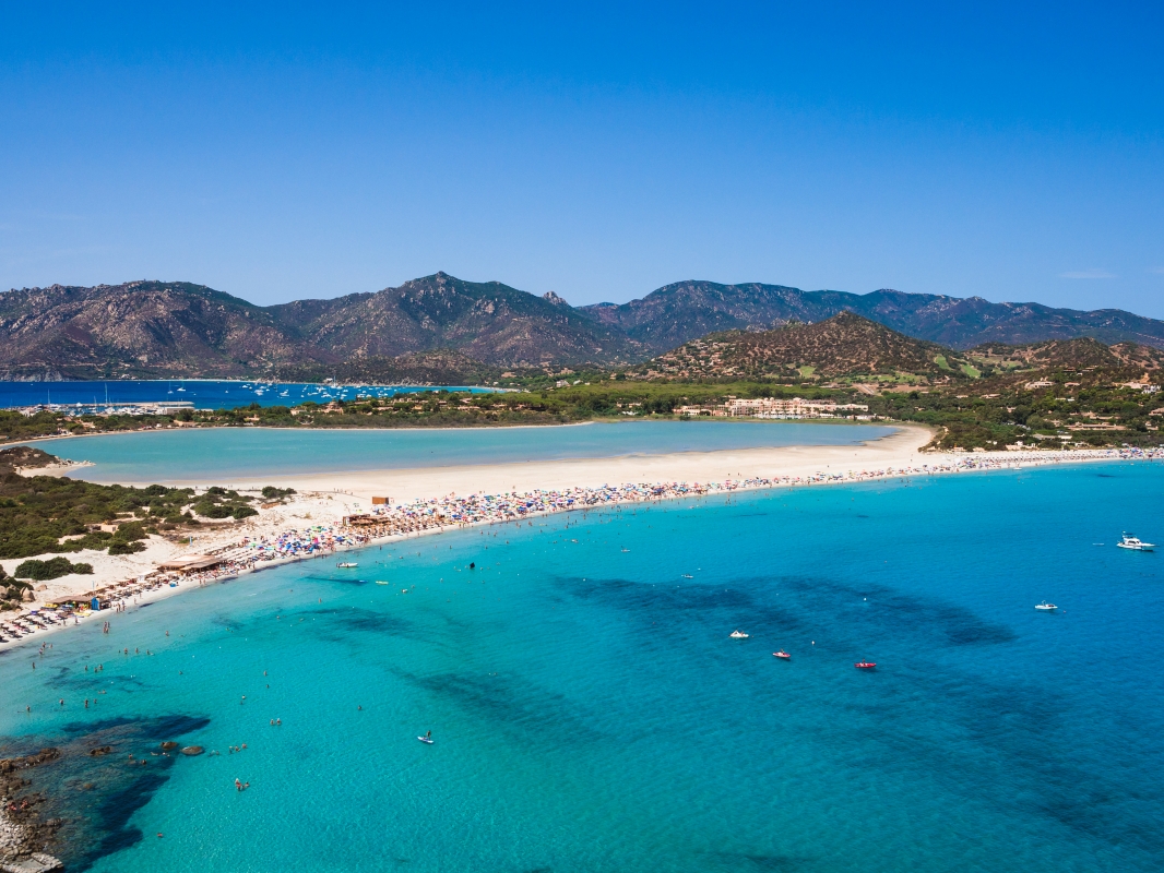 Spiaggia di Porto Giunco - pointbreak - shutterstock.com