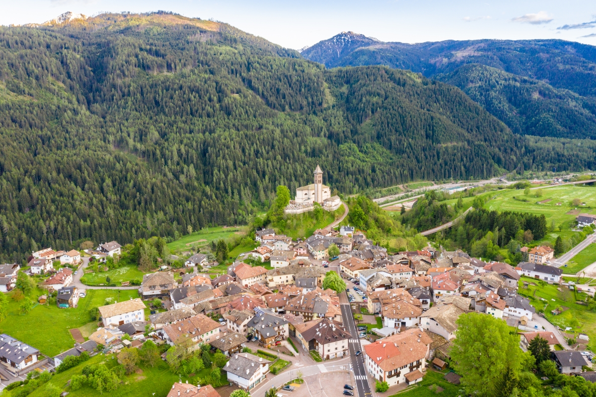 Vista aerea di Castello di Fiemme - ENIT SpA