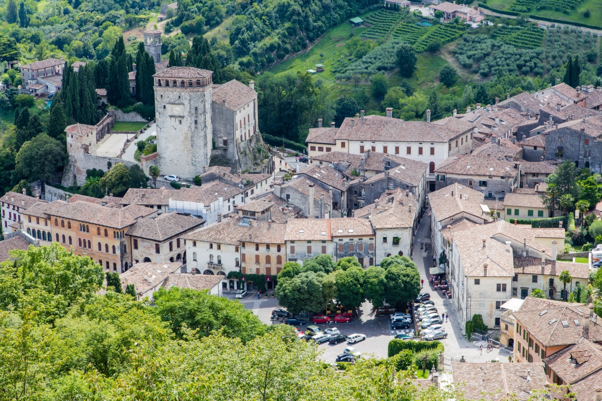 Vista di Asolo con il castello - Simone Antonazzo / ENIT SpA