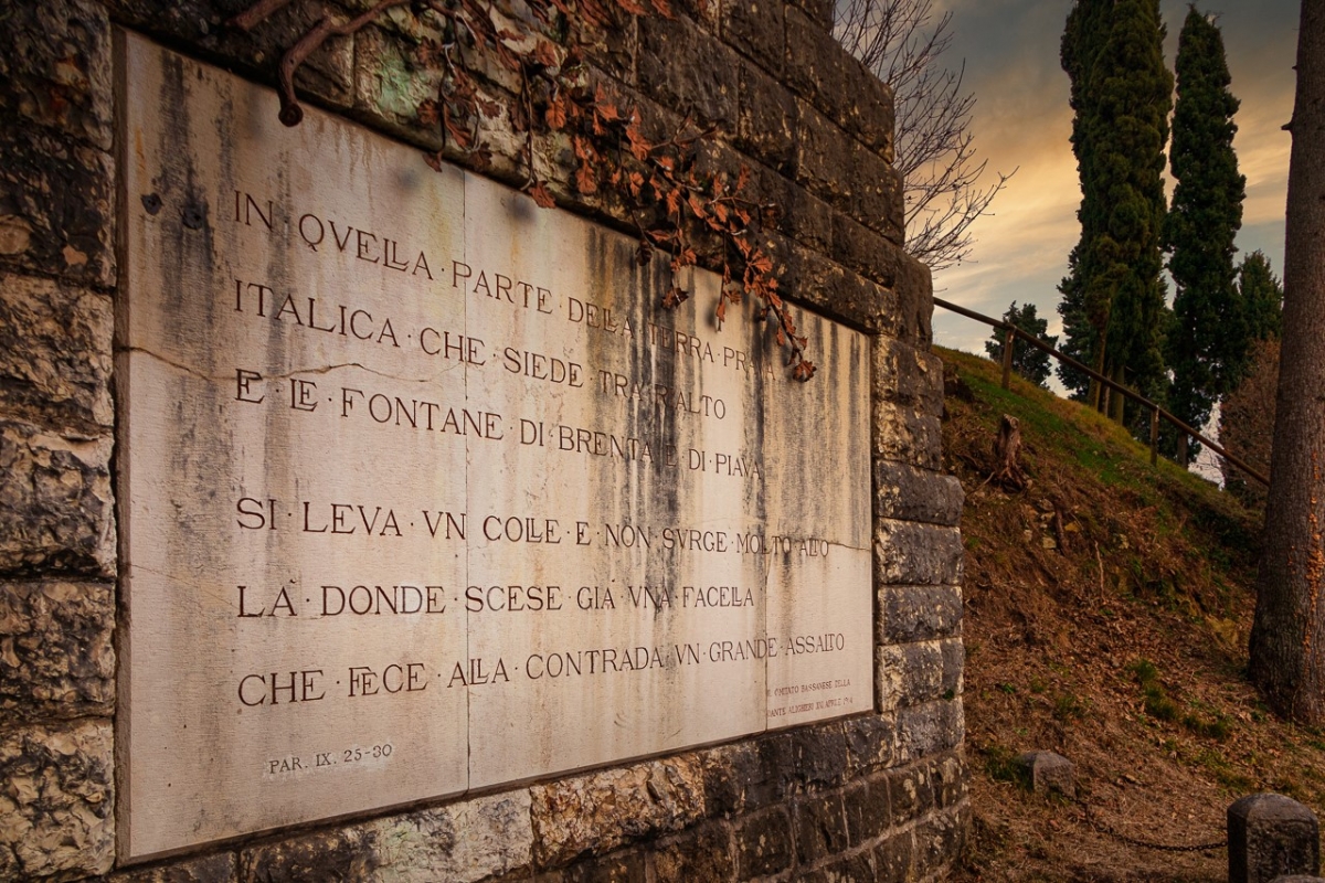 Monumento a Dante con iscrizione dal Canto IX del Paradiso - Gito Trevisan