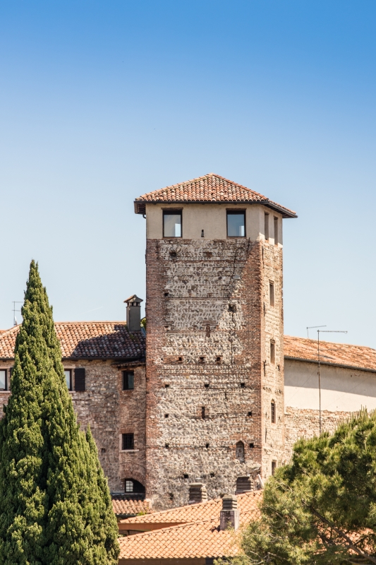 Castello degli Ezzelini: Torre di Ser Ivano (torre sud-ovest) - ENIT SpA