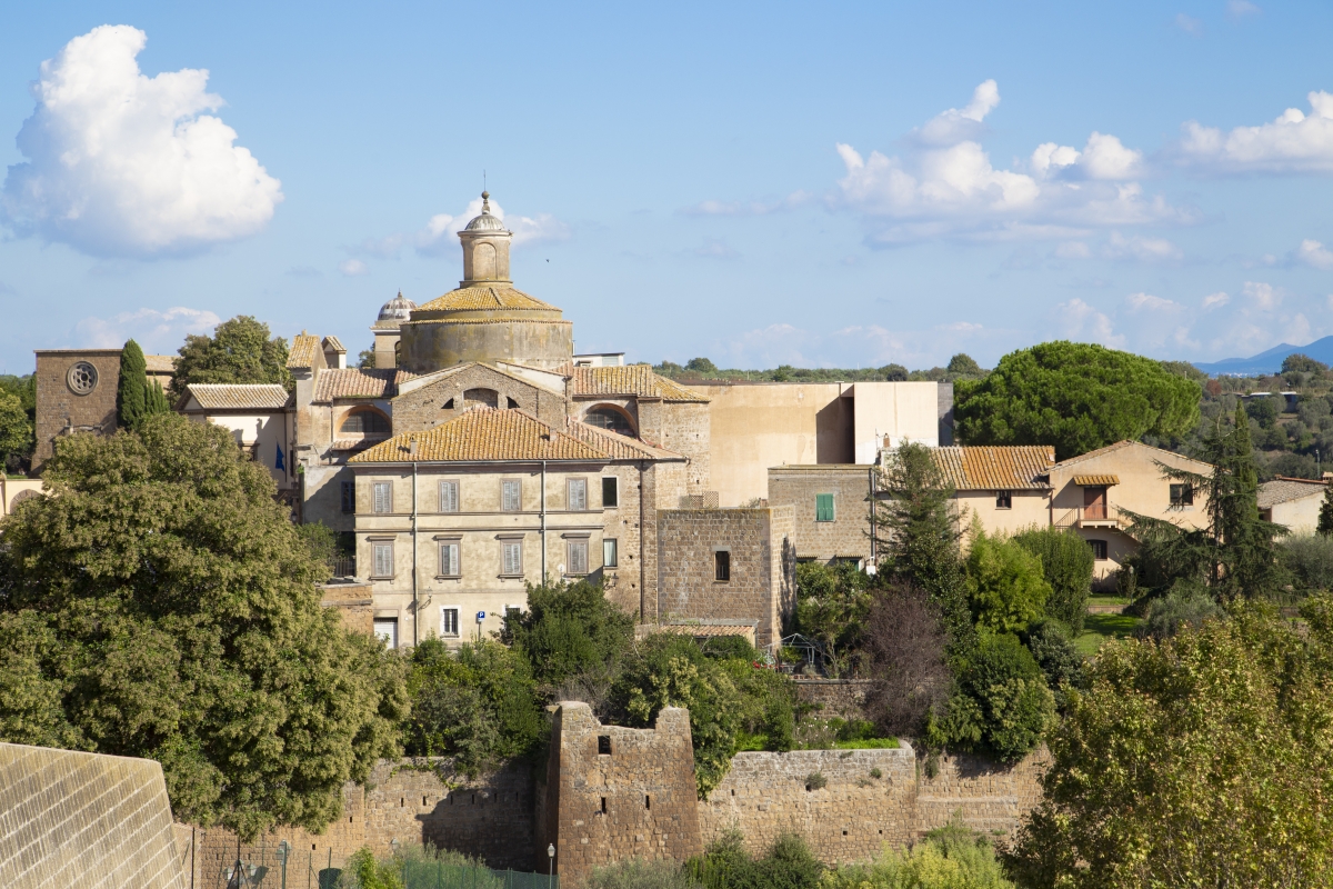Scorcio di Tuscania con la cupola della Chiesa di San Lorenzo - Simone Antonazzo / ENIT SpA