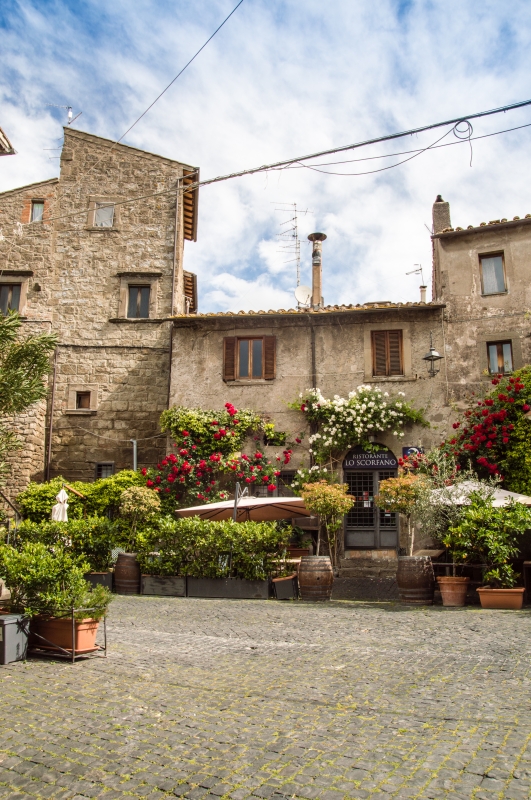 Una tipica via del quartiere San Pellegrino a Viterbo - ENIT SpA