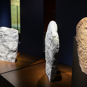 Stele - area megalitica Saint-Martin-de-Corléans - Archivio Regione Autonoma Valle d'Aosta