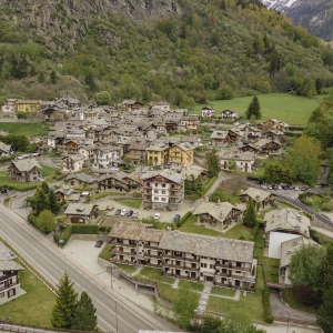 Courmayeur vista dalla funivia Skyway Monte Bianco - ENIT SpA