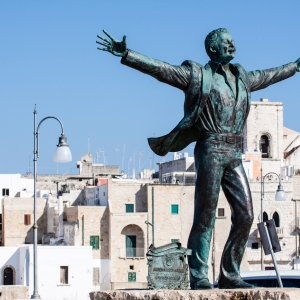 Statua di Domenico Modugno - Simone Antonazzo / ENIT SpA
