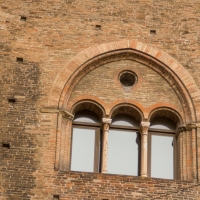 Trifora di Palazzo Re Enzo - Steqqq