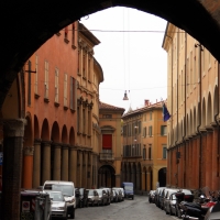 Portici di via Castiglione fotografati dall'arco del Torresotto - Albertoc