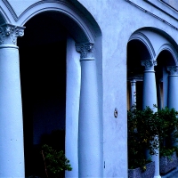 Singolare portico di Via Casteldebole - Frinza