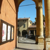 Portico di via Riva Reno sulla piazza della Pioggia - Gabriella Borghetto