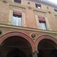 Dettaglio sopra i portici - Via Santo Stefano - Opi1010