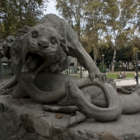 Particolare delle statue del parco della montagnola