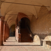 Bentivoglio, Castello, scalinata cortile interno - Cinzia Malaguti