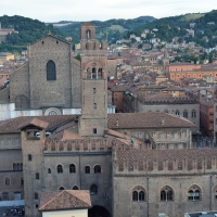 Palazzo Re Enzo con sullo sfondo S. Petronio, dal campanile di S. Pietro