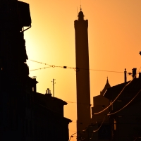 Torre Asinelli in un tramonto estivo - Ste Bo77