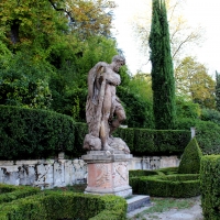 Statue nel giardino di Villa Spada