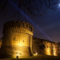 La Rocca Sforzesca illuminata dalle luci e dalla luna - Massimo Pellicciardi - Imola (BO)