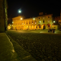 Corte Isolani di notte - Wwikiwalter - Bologna (BO)