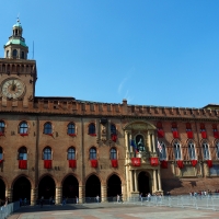 Palazzo d'Accursio - Facciata addobbata per la visita del Papa 1 - MarkPagl - Bologna (BO)