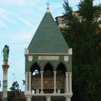 Piazza San Domenico - colonna della Madonna e arca di Rolandino de' Passeggeri - MarkPagl