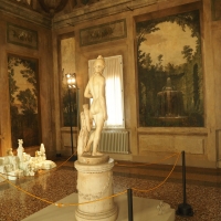 Sala Boschereccia di Palazzo d'Accursio con Apollino di Canova 1 - MarkPagl - Bologna (BO)