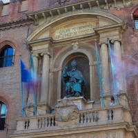 Bandiere al vento a Palazzo d'Accursio - Maurizio rosaspina - Bologna (BO)