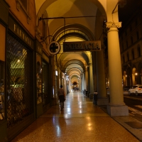 Bologna Portici del Pavaglione di notte - FrancescoLama