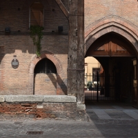 Portico Palazzo Grassi, particolare - Bologna - Nicola Quirico - Bologna (BO)
