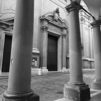 Bologna - Vista dai Portici di Via Indipendenza della Basilica di San Pietro