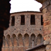 Particolare della torre rotonda della Rocca - Caba2011 - Dozza (BO)