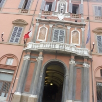Palazzo Comunale - dettaglio ingresso - MauroLattuga - Imola (BO)