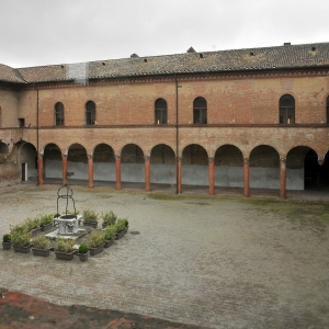 Castello di Bentivoglio - Cortile interno photo credits: |Massimo Brunelli| - Associazione Amici delle vie d'acqua e dei sotterranei di Bologna