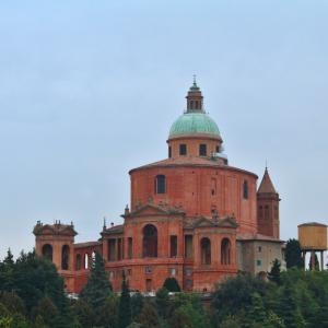 Santuario della Madonna di San Luca Bologna visto dalla strada - PhotoNp