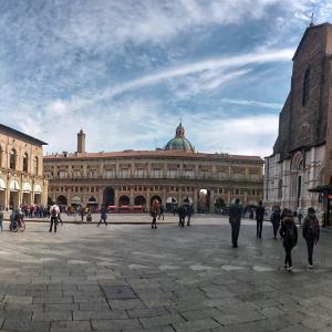 Piazza Maggiore.. Bologna - Maretta Angelini