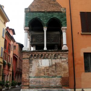 Arca di Egidio Foscherari, 1289 (Bologna) 01 - Mongolo1984