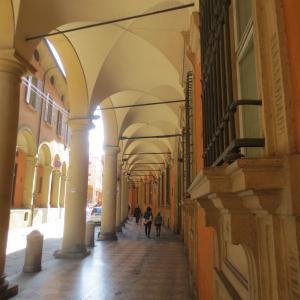 Bologna-Portico di via Castiglione 1 - MarkPagl