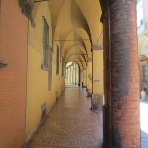 Bologna-Portico di via Castiglione 2 - MarkPagl