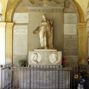 Cimitero del piratello, monumento ginnasi, con la concordia fratrum di Cincinnato Baruzzi, 1827 circa - Sailko