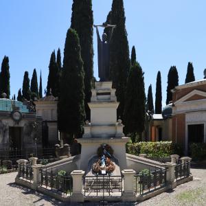 Cleto Tomba, monumenti ai caduti nel cimitero del piratello a imola, 1922-25, 01 - Sailko