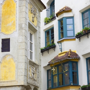 Dettaglio, piazza Parrocchia - ENIT SpA