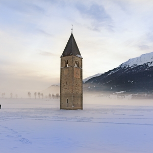 Lago di Resia, campanile sommerso - IDM Südtirol-Alto Adige/Frieder Blickle