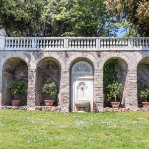 Fontana nei giardini del Castello del Roccolo - ENIT SpA