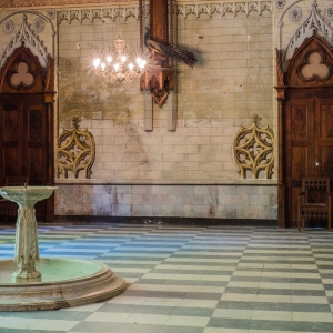 Castello del Roccolo - sala con fontana - ENIT SpA