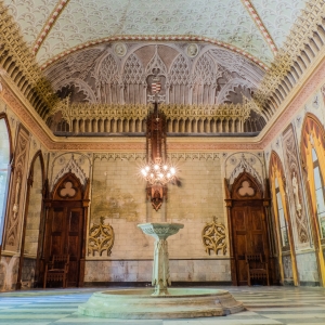 Castello del Roccolo - sala con fontana - ENIT SpA