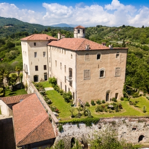 Castello della Manta, vista aerea - ENIT SpA