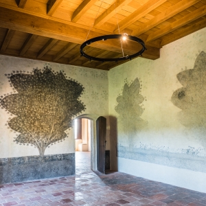 Castello della Manta, affreschi raffiguranti alberi - ENIT SpA